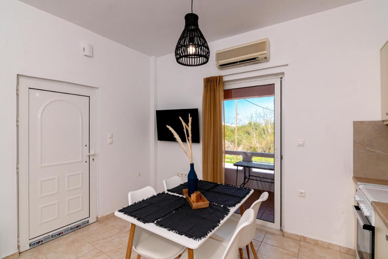Bona'S Guest House Agia  エクステリア 写真