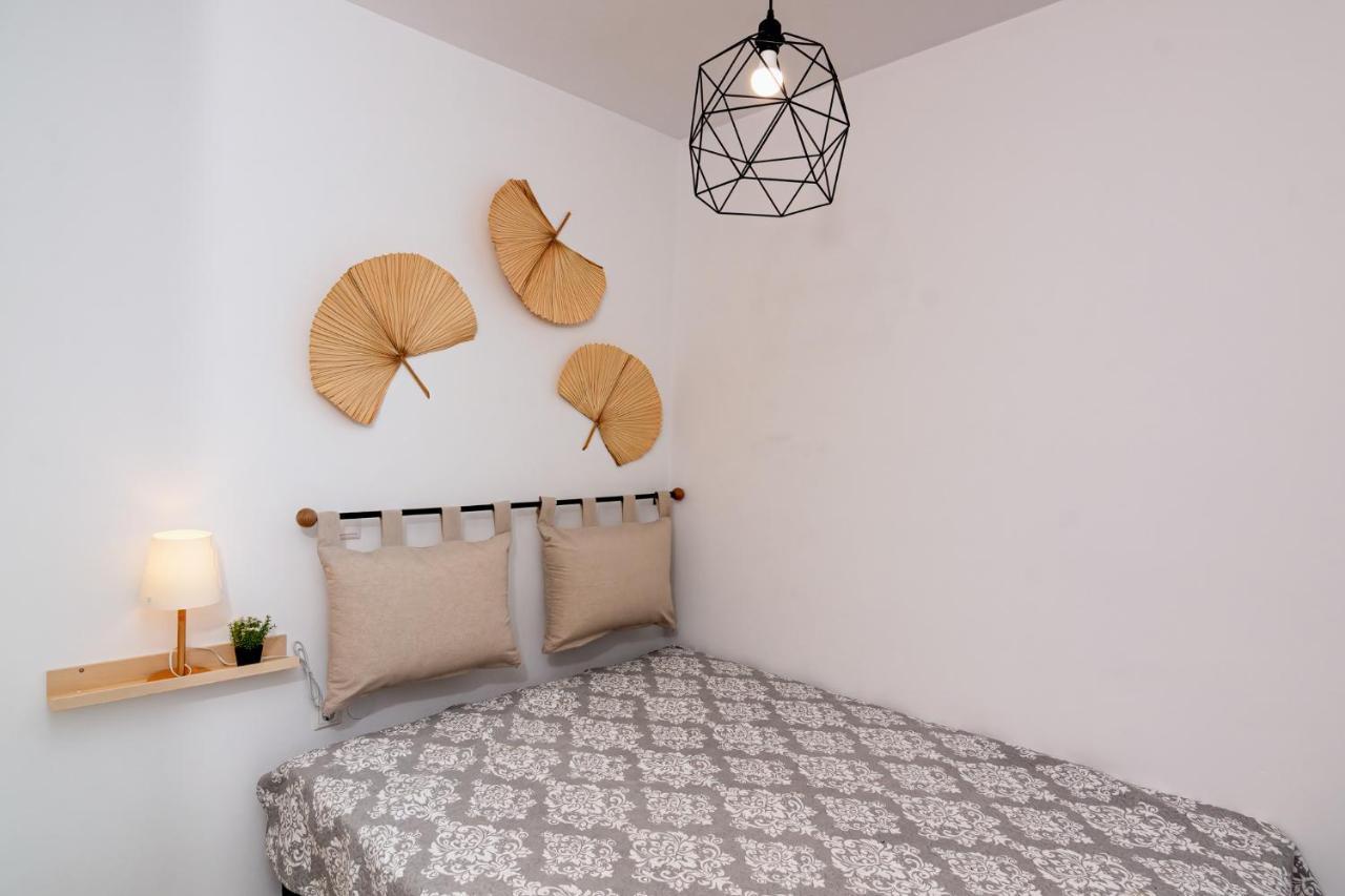 Bona'S Guest House Agia  エクステリア 写真