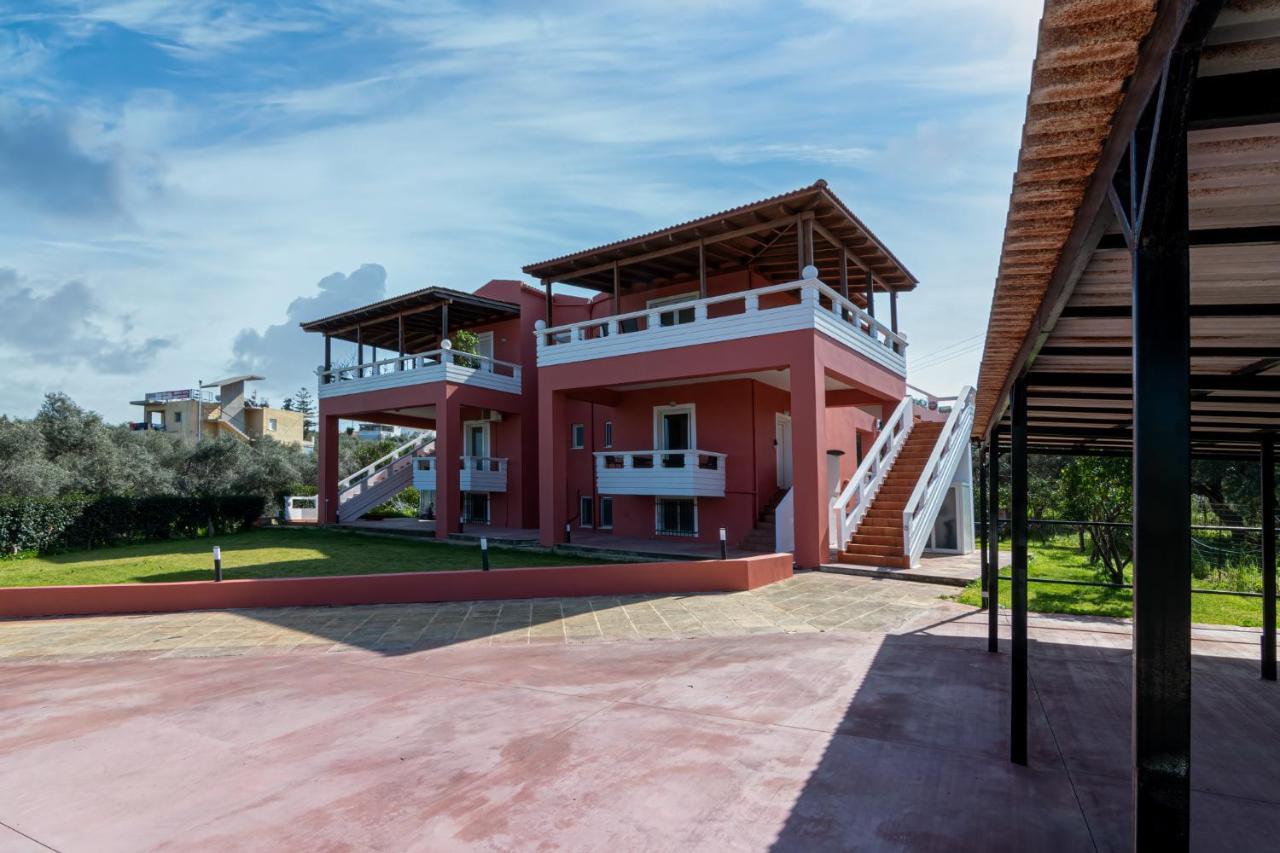 Bona'S Guest House Agia  エクステリア 写真