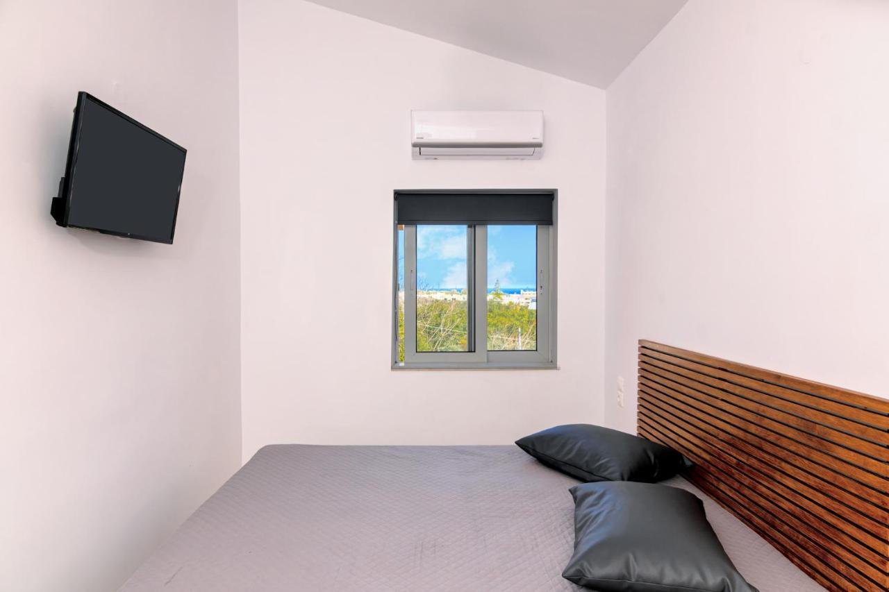 Bona'S Guest House Agia  エクステリア 写真